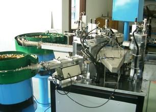 工業(yè)磁環(huán)、磁芯及塑料電子產(chǎn)品自動(dòng)排序擺盤包裝機(jī)的應(yīng)用與市場(chǎng)前景